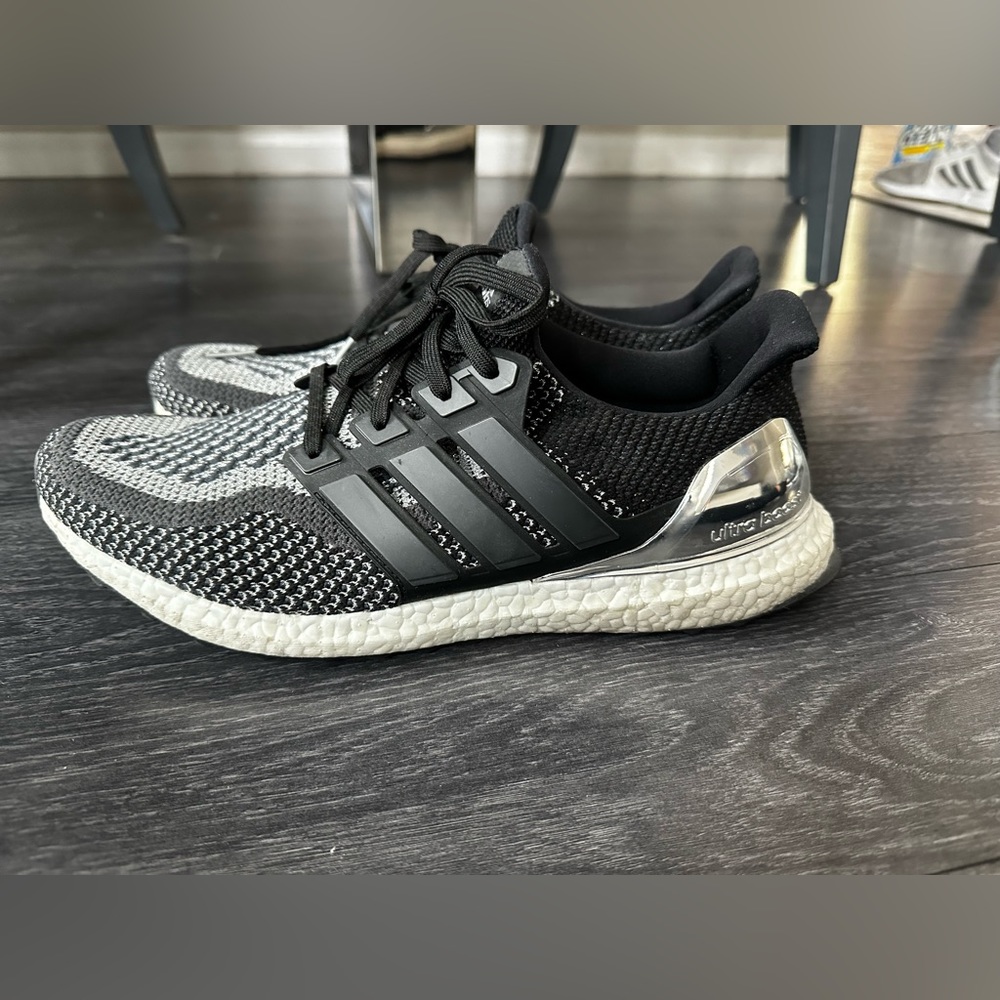 2016
UltraBoost 2.0 Limited 'Silver Medal' limited edition